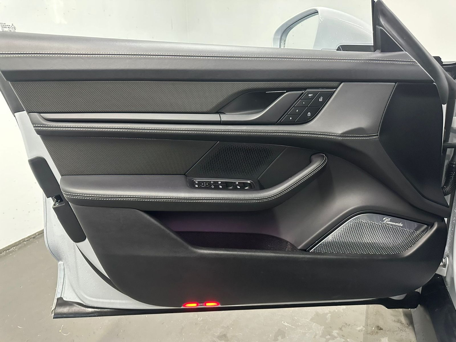 Fahrzeugabbildung Porsche Taycan Turbo *VOLL*KERAMIC*PANORAMA*