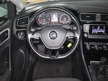 Volkswagen Golf - 6