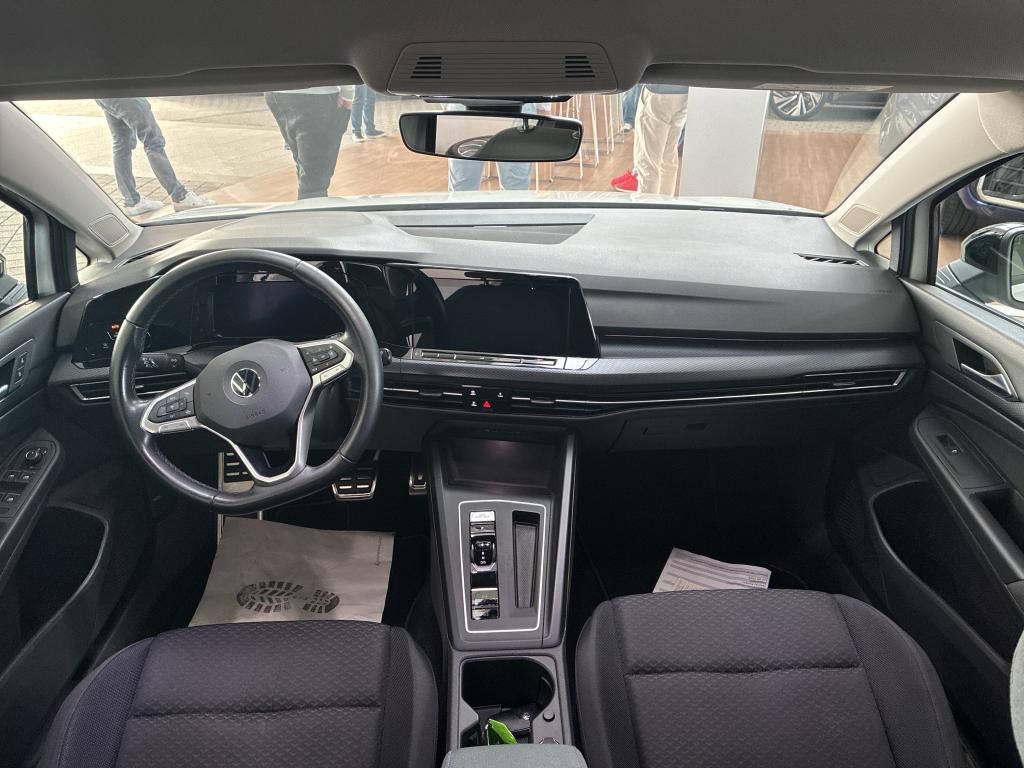 Fahrzeugabbildung Volkswagen Golf VIII eTSI United DSG LED Navi AID ACC RFK S
