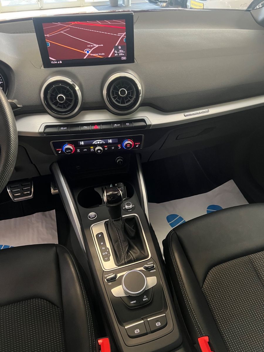 Fahrzeugabbildung Audi Q2 35 TDI quattro S line *PANORAMADACH*