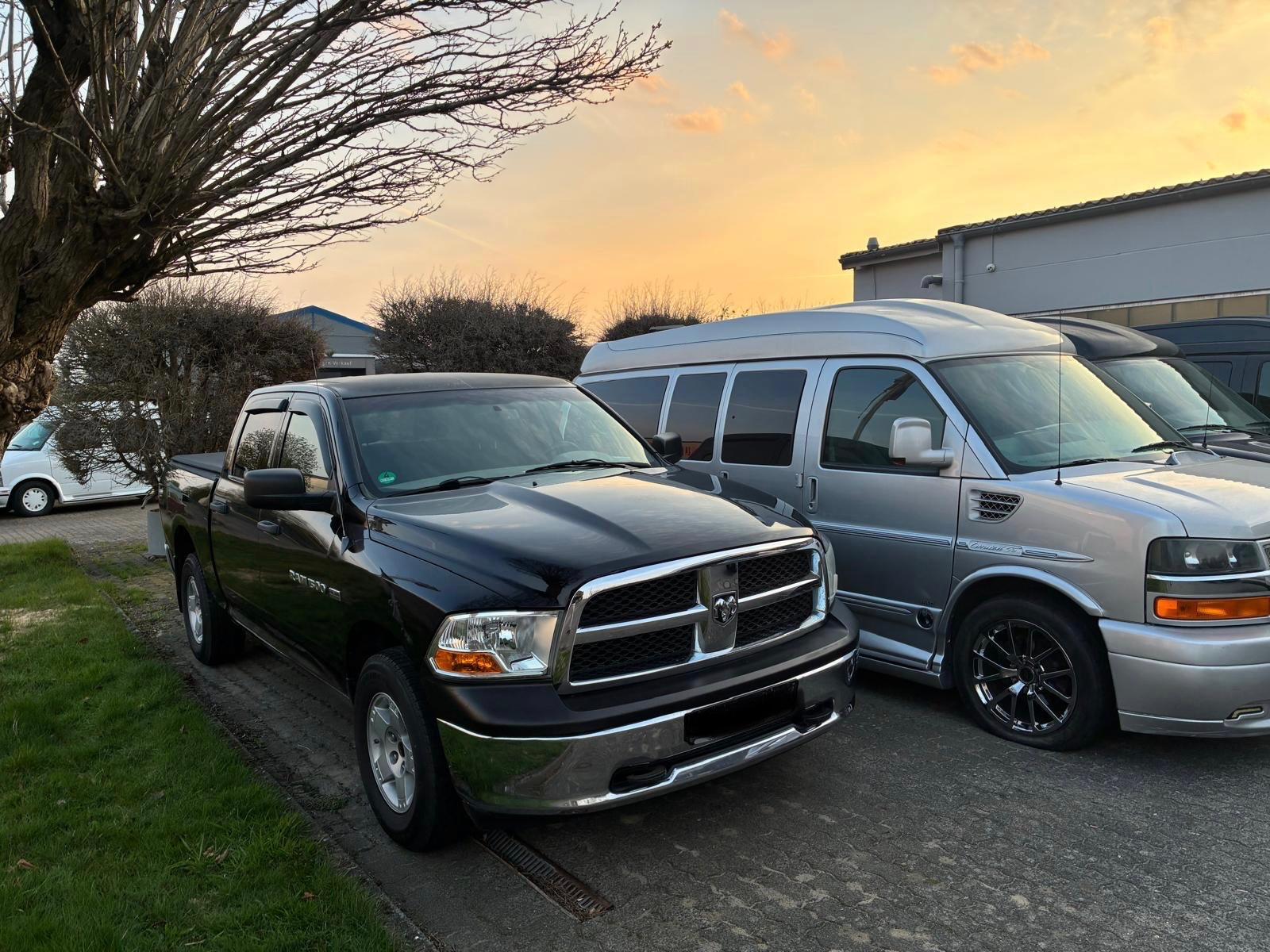Dodge RAM 1500 HEMI 5,7 V8 , ST - 4X4