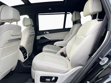 BMW X7 - 12