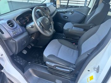 Opel Vivaro - 12