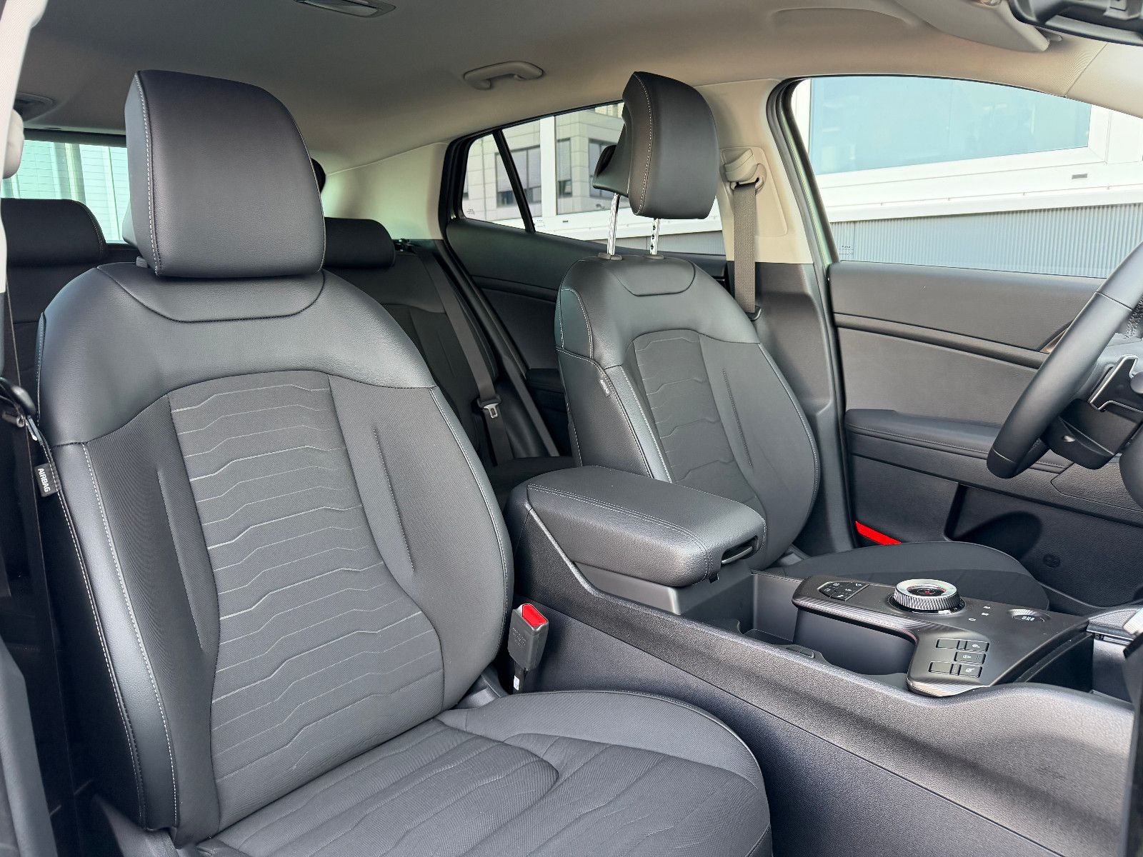 Fahrzeugabbildung Kia Sportage FL 1.6T 2WD DCT SPIRIT DRIVE SOUND