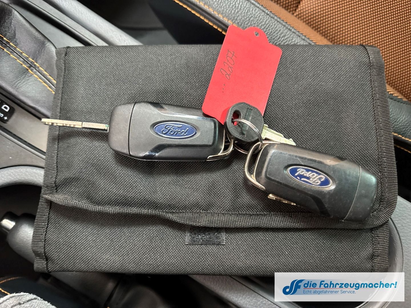 Fahrzeugabbildung Ford Ranger Wildtrak DoKa 4x4 3.2TDCi Automatik AHK N