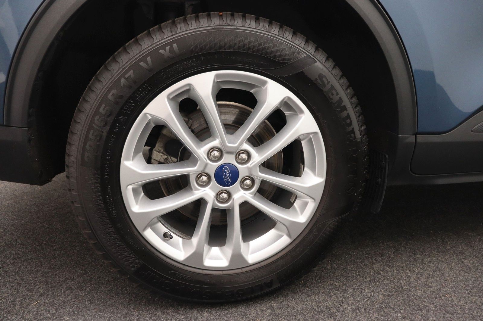 Fahrzeugabbildung Ford Kuga 1.5 Titanium X HUD AHK LED ACC