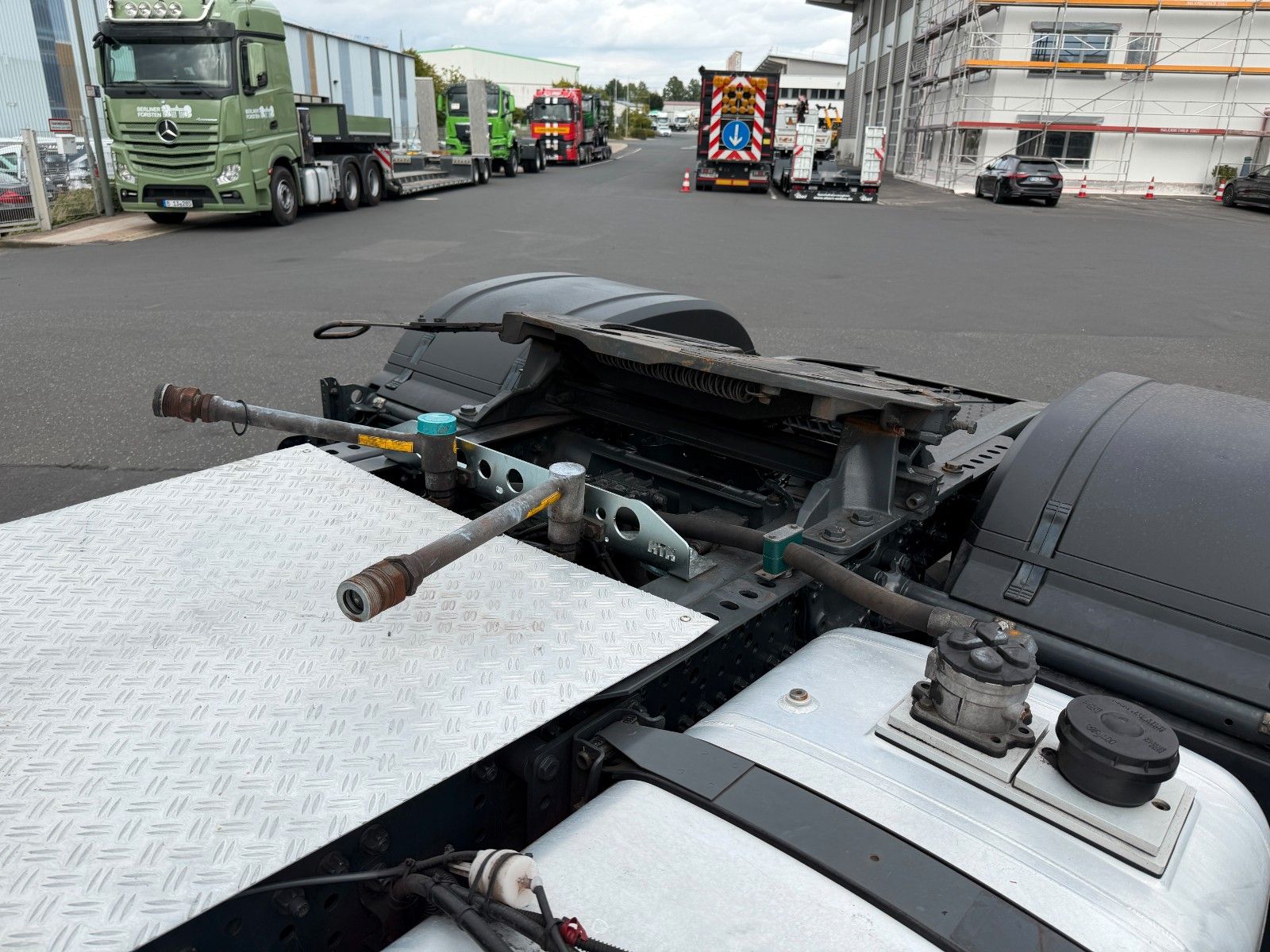 Fahrzeugabbildung Mercedes-Benz Actros 1846 LS Hydraulik, ADR, 2 x Nebenantrieb