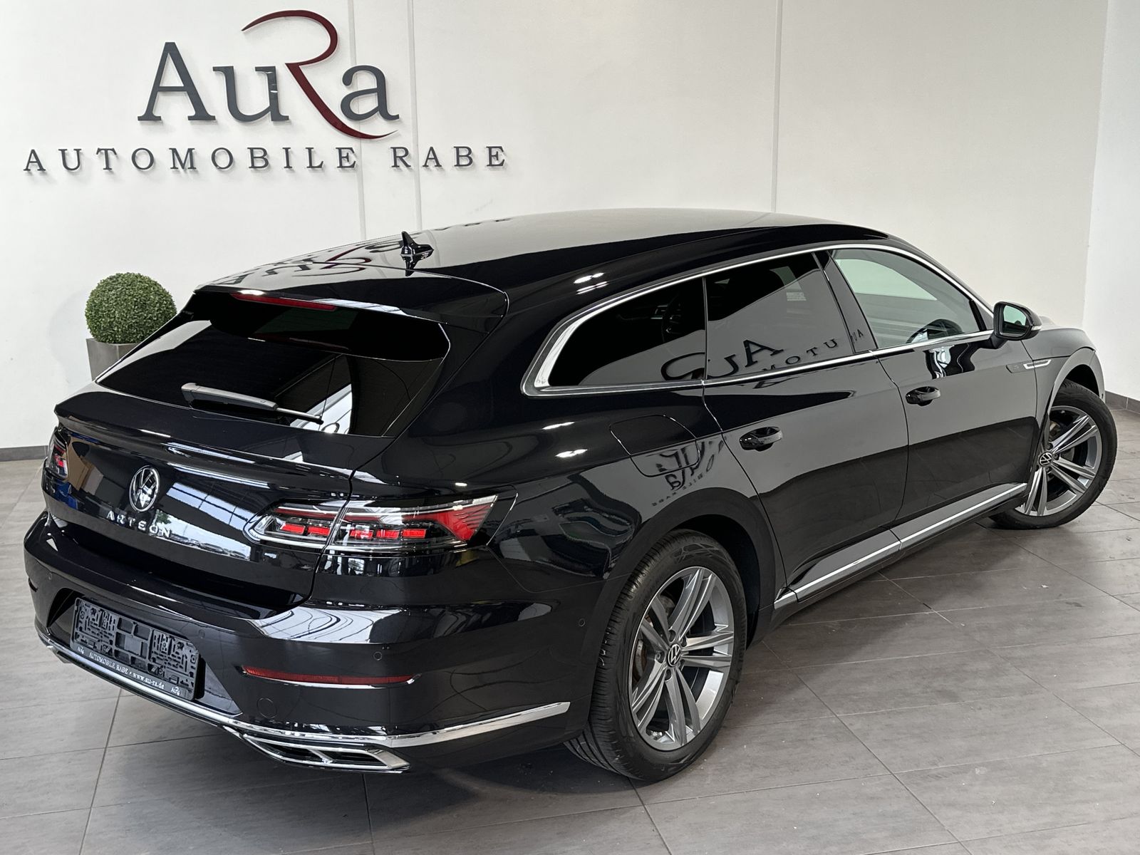 Fahrzeugabbildung Volkswagen Arteon SB 2.0 TSI DSG R-Line NAV+MATRIX+KAM+ACC