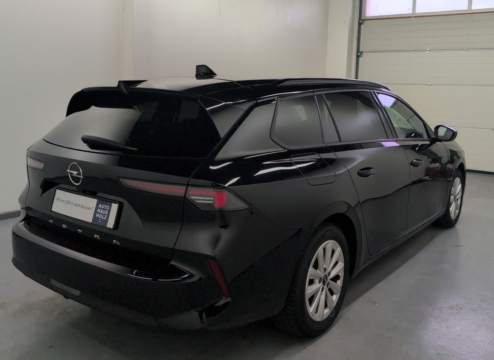 OPEL Astra Sports Tourer 1.2 Turbo Business Edition – Bild 4