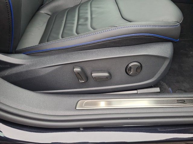 Fahrzeugabbildung Volkswagen Arteon SB R 4M Matrix Navi ACC AHK 20" HUD PANO