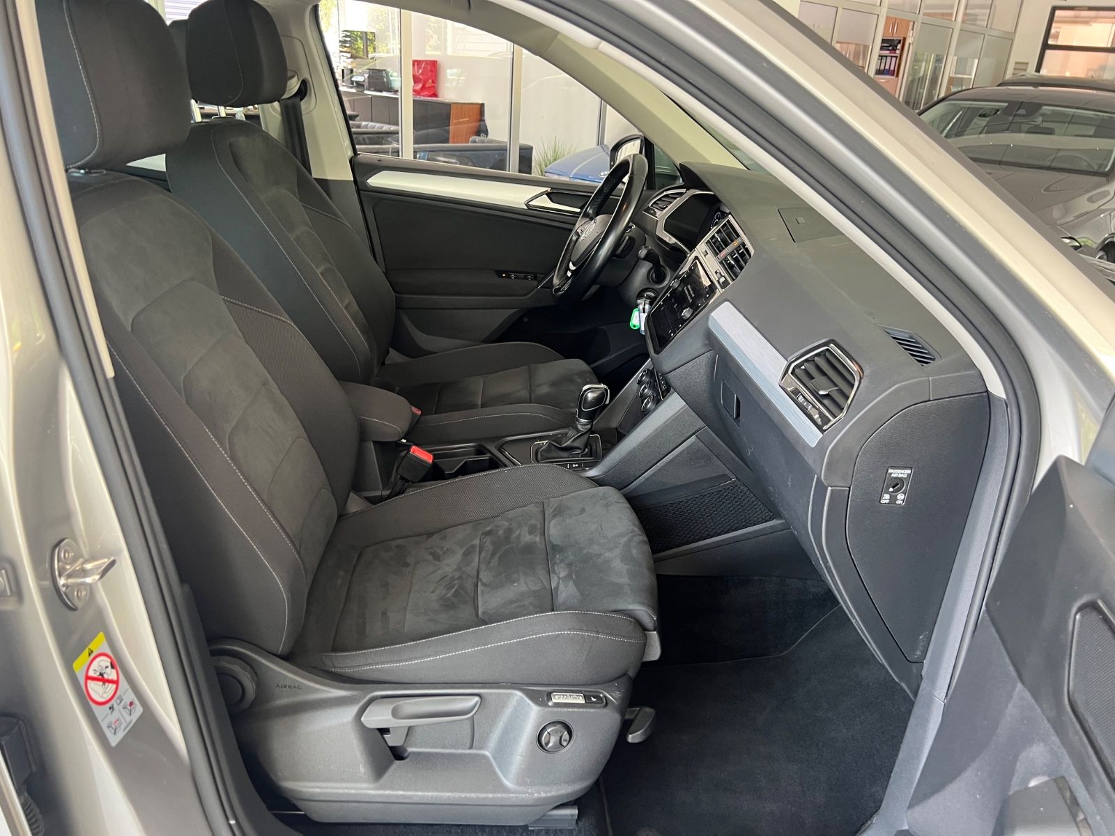 Fahrzeugabbildung Volkswagen Tiguan Comfortline 2.0 TDI DSG  *Digitaltacho*