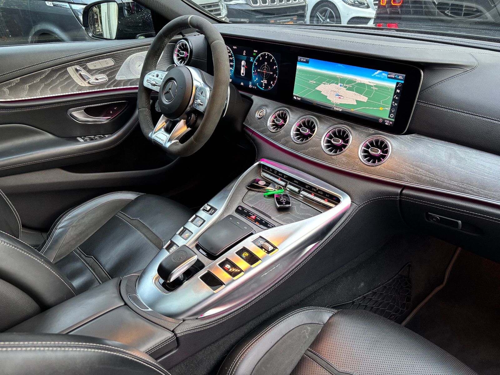 Fahrzeugabbildung Mercedes-Benz AMG GT 4-trg. 63 S 4Matic+/AERO-KIT/PANO/MASSAGE