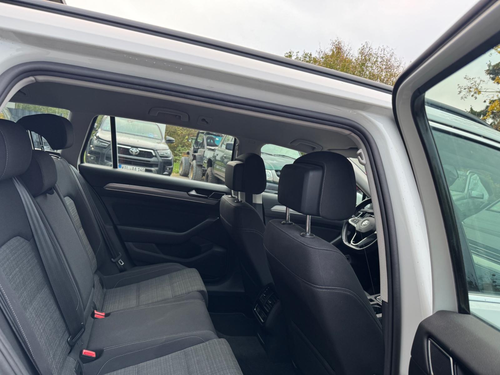 Volkswagen Passat Variant Business 2.0 TDI,Ahk,ACC,Massage