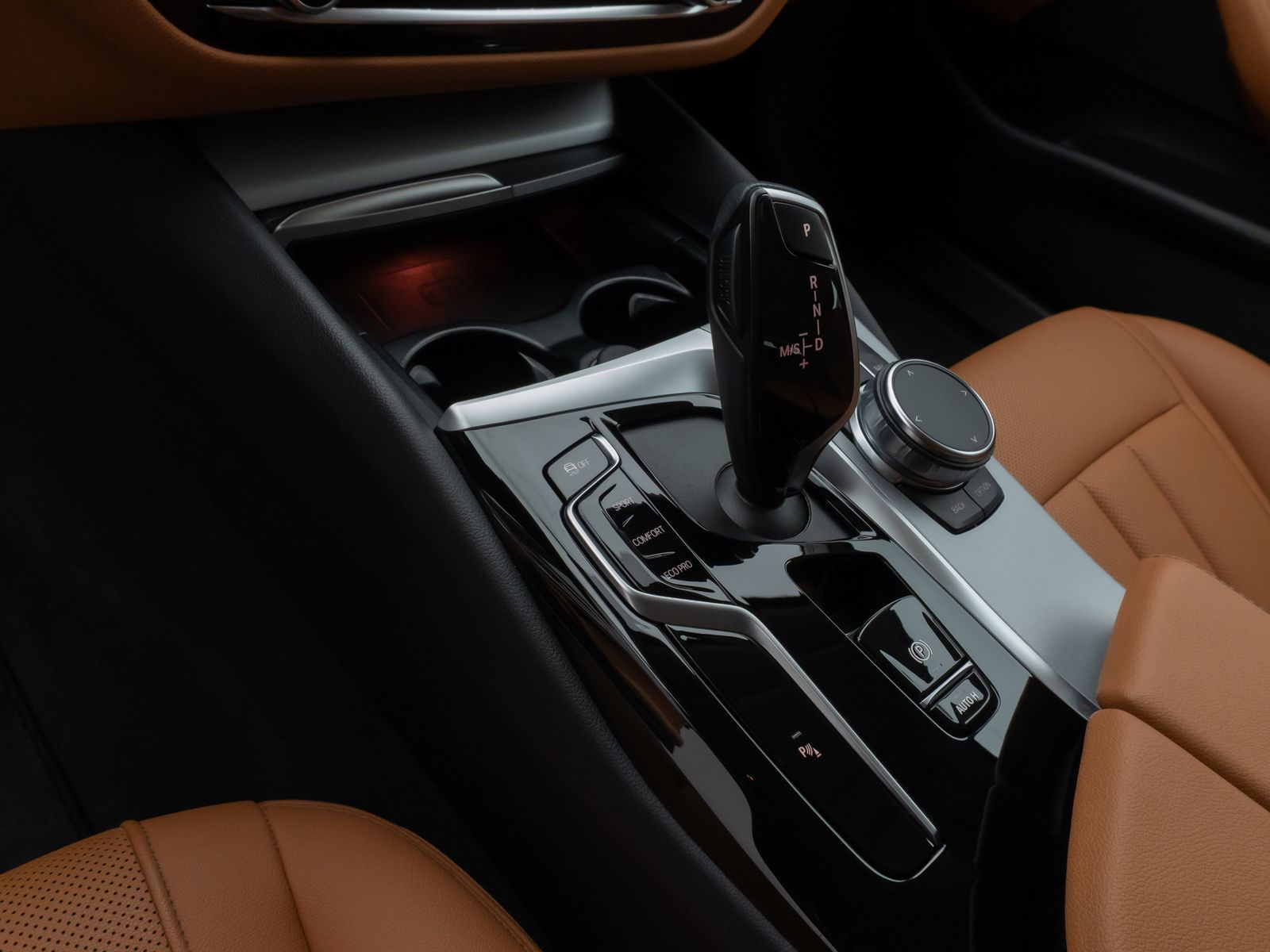Fahrzeugabbildung BMW 540i xD Laser HUD DAB HiFi AHK Komfort Alarm