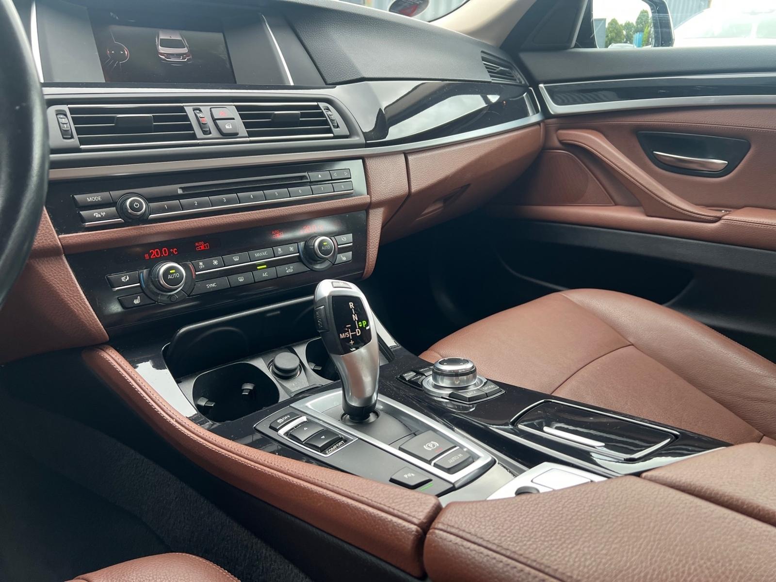 BMW 520d 140KW (190PS)*NAVI*AUTOMATIK*AHK*LEDER*PDC*