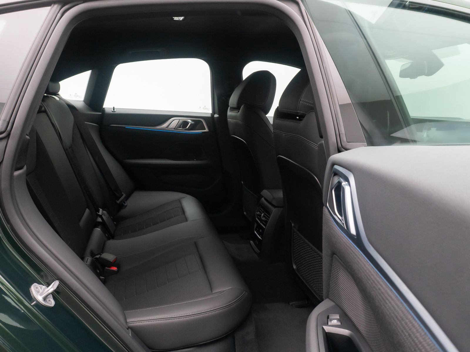 Fahrzeugabbildung BMW i4 eD40 Gran Coup&egrave; Kamera HUD DAB HiFi Komfort