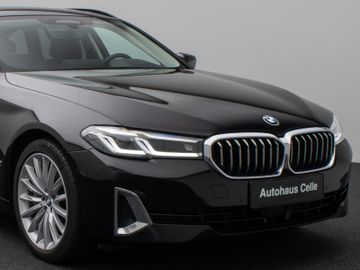 Fahrzeugabbildung BMW 530d xDr Tour AHK Pano ACC HUD Komfortsitz