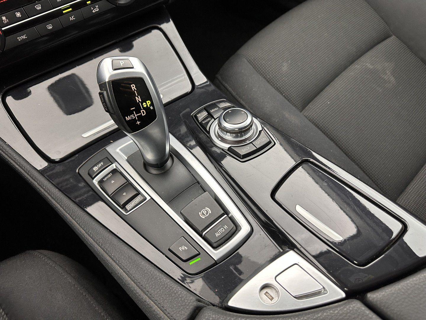 BMW 518 2014 — photo 19