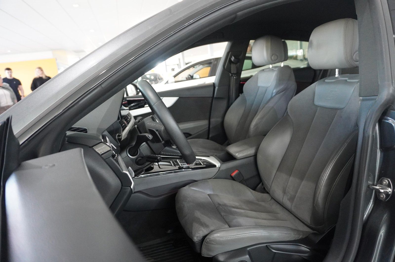 Fahrzeugabbildung Audi A5 Sportback 45 TFSI QUATTRO S-LINE NAVI/MATRIX