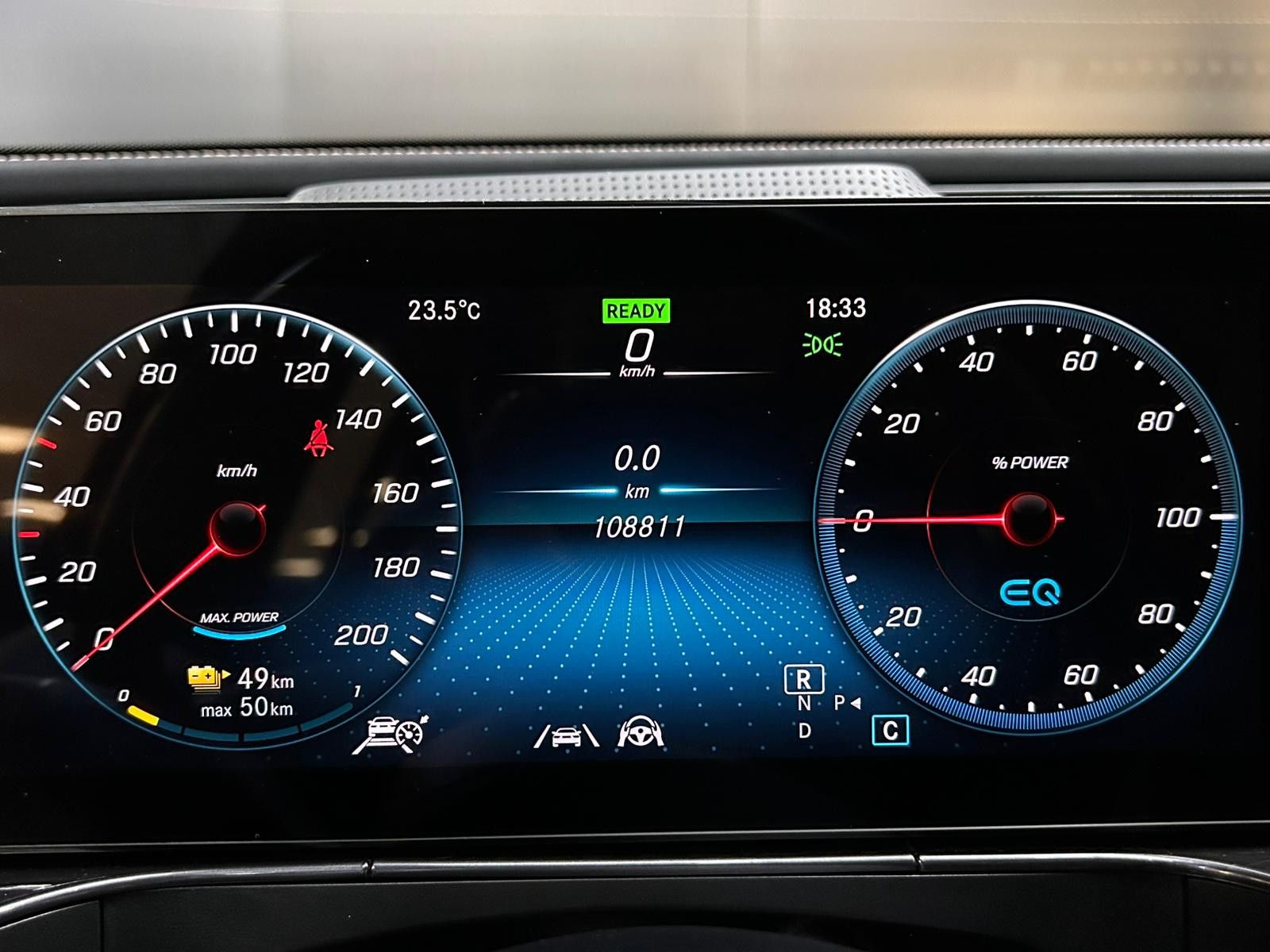 Fahrzeugabbildung Mercedes-Benz EQC 400 4M WIDES+MULTIB+HEAD+ACC+SHZ+AHK+WP+360+