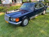Mercedes-Benz 500 SEL, Botschaftwagen. - blaue Mercedes-Benz 500