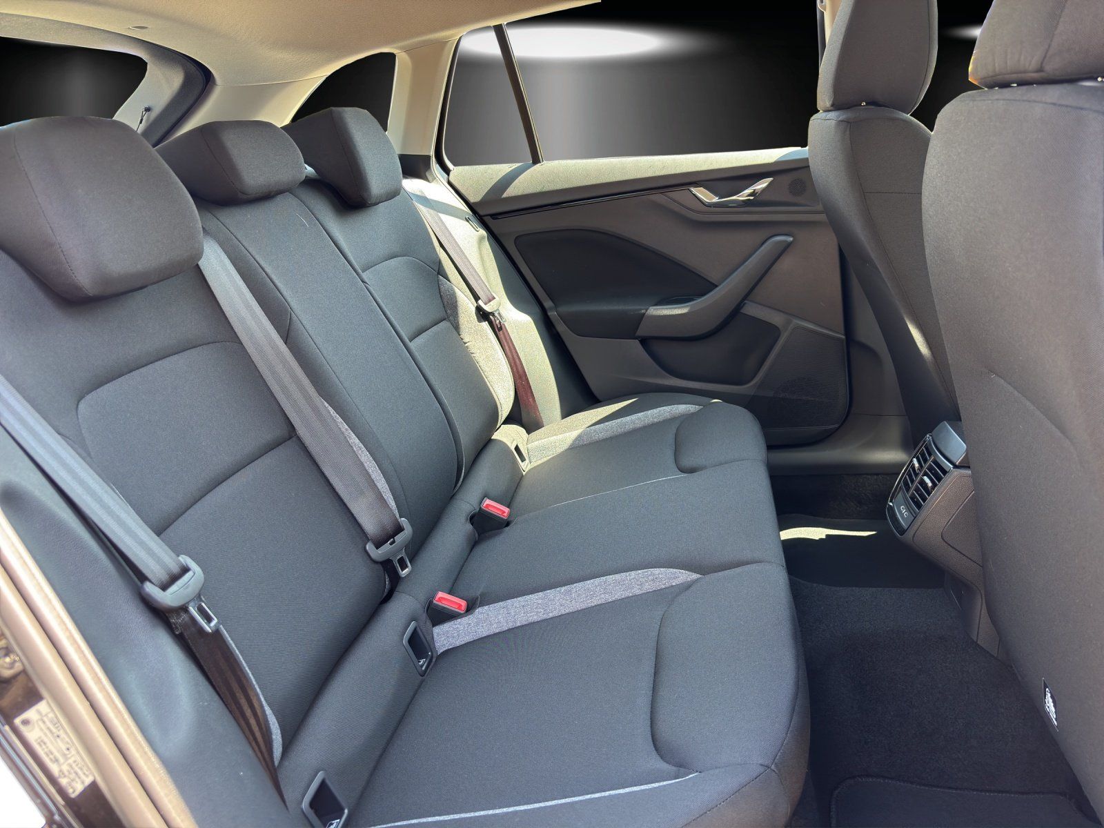 Fahrzeugabbildung SKODA Scala Essence 1,0 TSI 70 kW