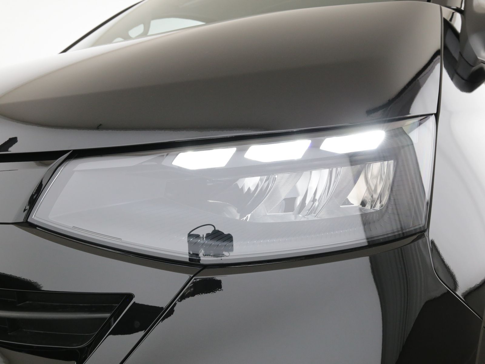 Volkswagen T7 Caravelle - Bild 18