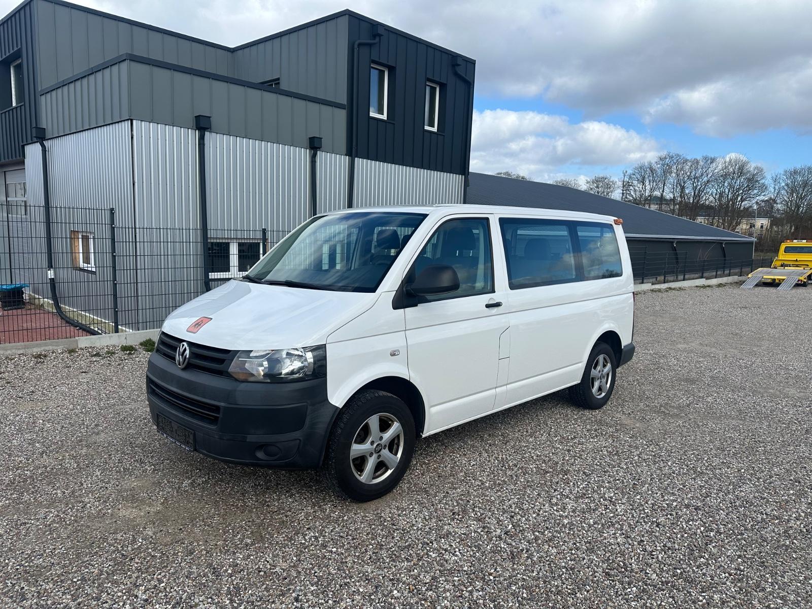 Volkswagen T5 Transporter, 9 Sitzer,