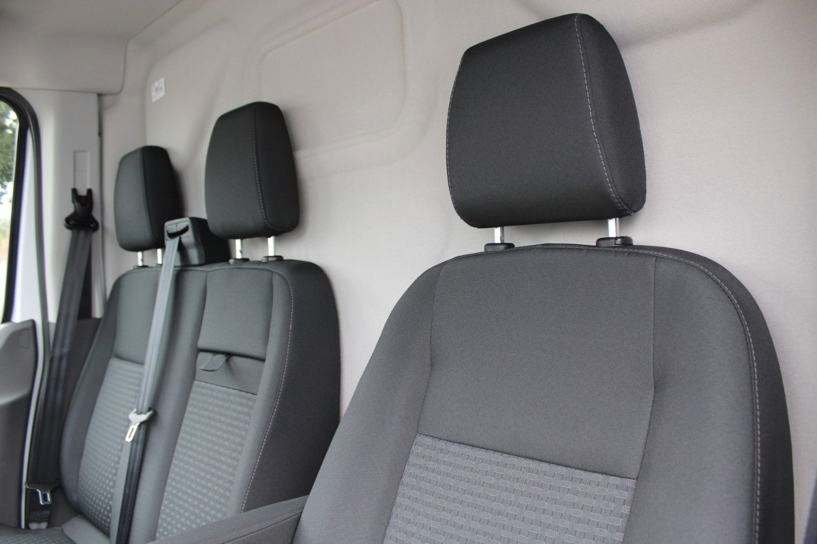 Fahrzeugabbildung Ford Transit L3 H2 LKW Kasten HOCHDACH KLIMA AHK CAM