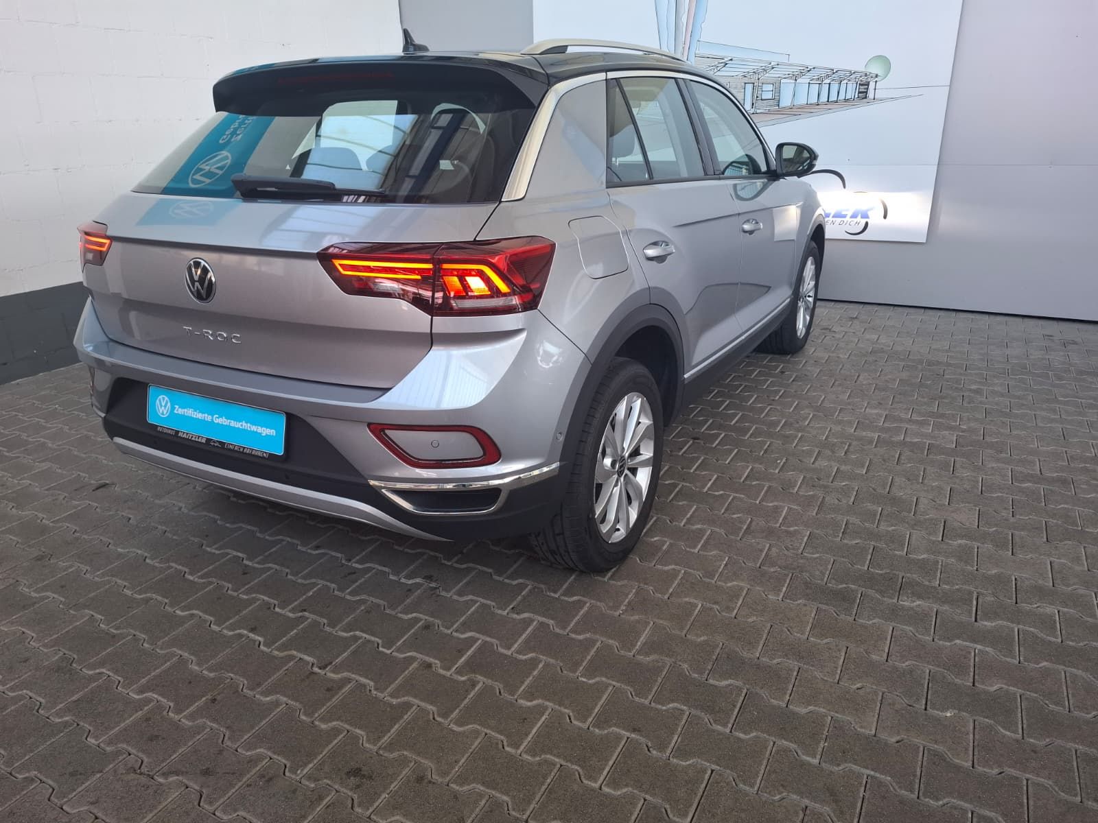 Fahrzeugabbildung Volkswagen T-Roc Style 1,5 TSI DSG +Kamera+ AHK+ ACC + Navi