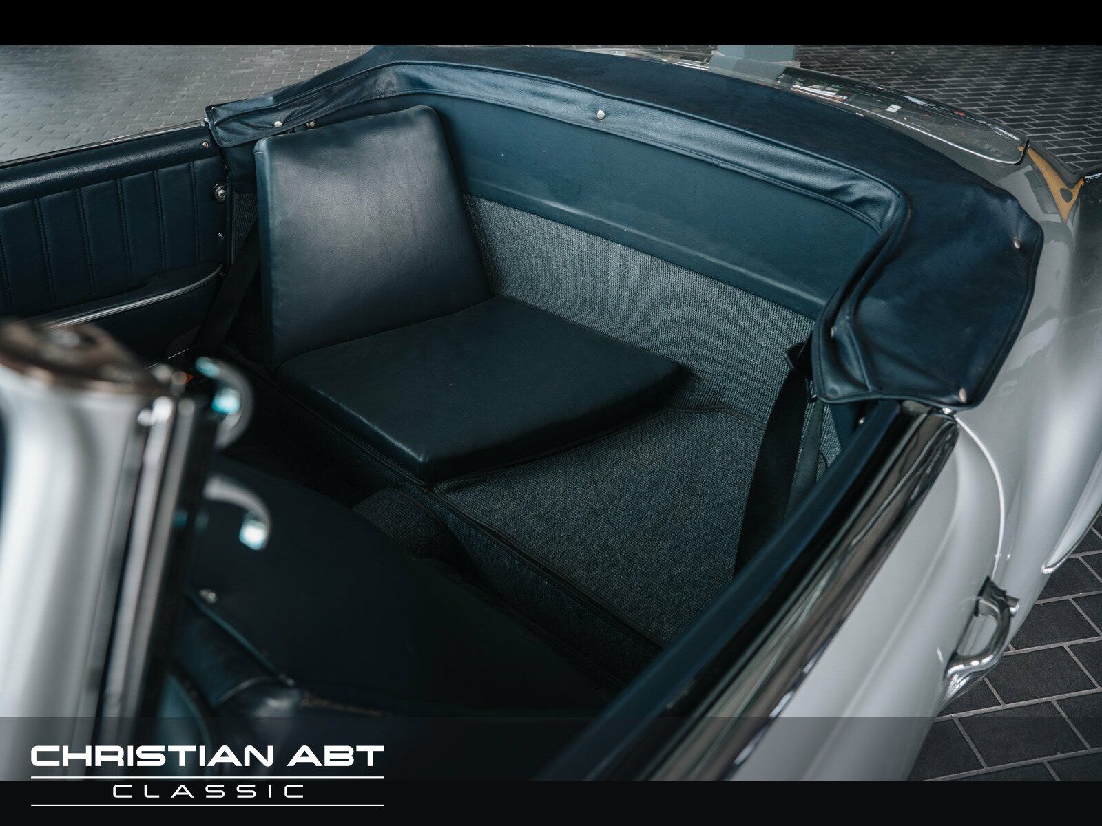 Fahrzeugabbildung Mercedes-Benz 190 SL Spanische Historische Kennzeichen