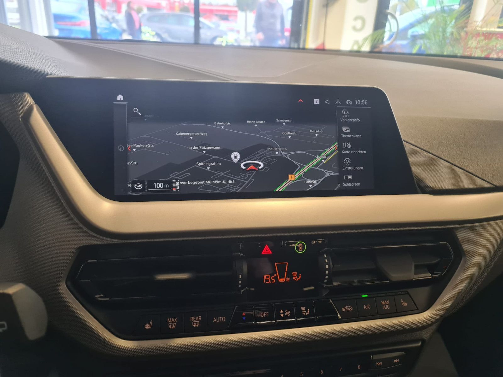 Fahrzeugabbildung BMW 118i Advantage / 1. Hand / LED / NAVI