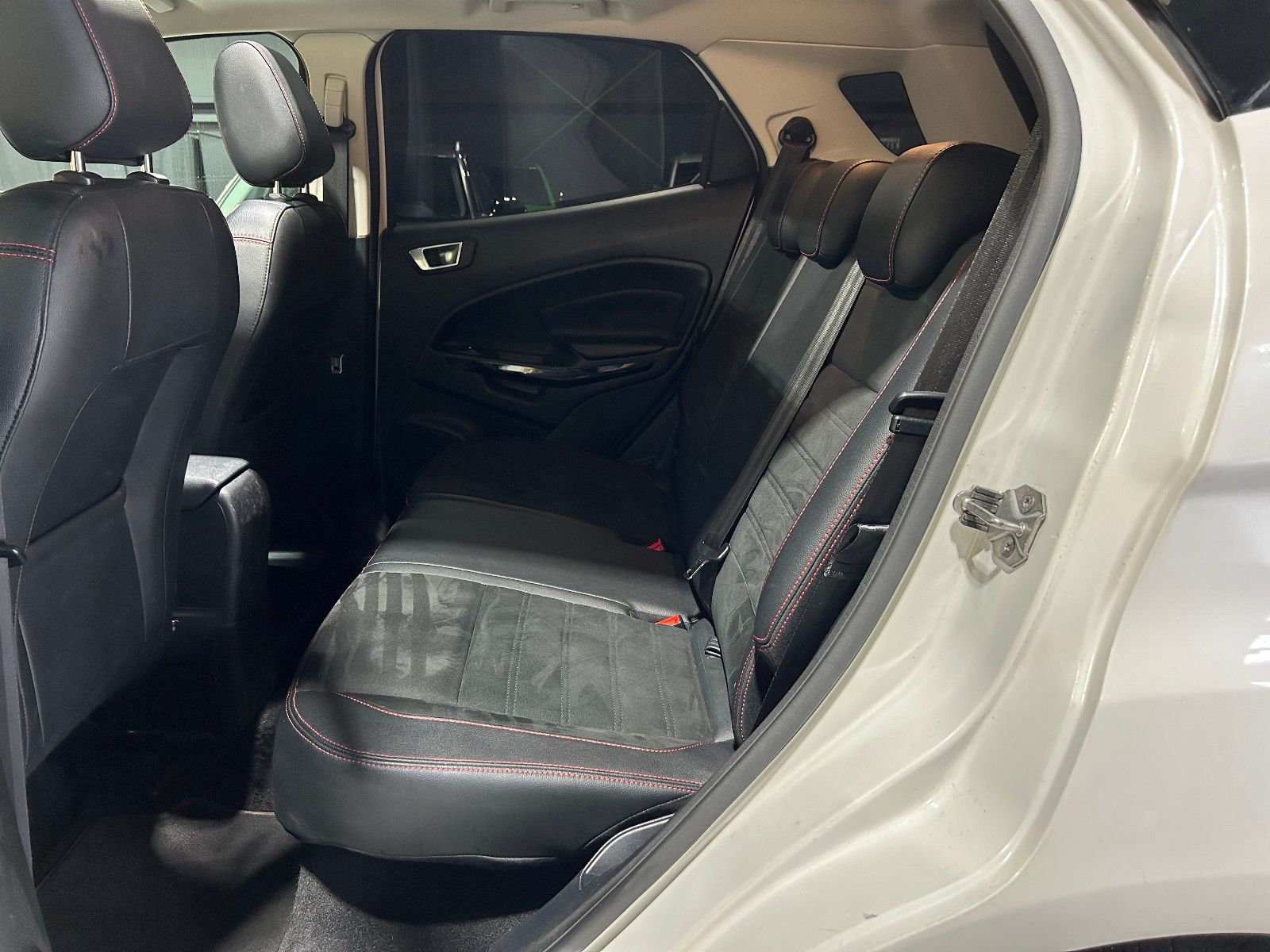 Fahrzeugabbildung Ford EcoSport ST-Line/KAMERA/NAVI/PANO/APPLE/SHZ