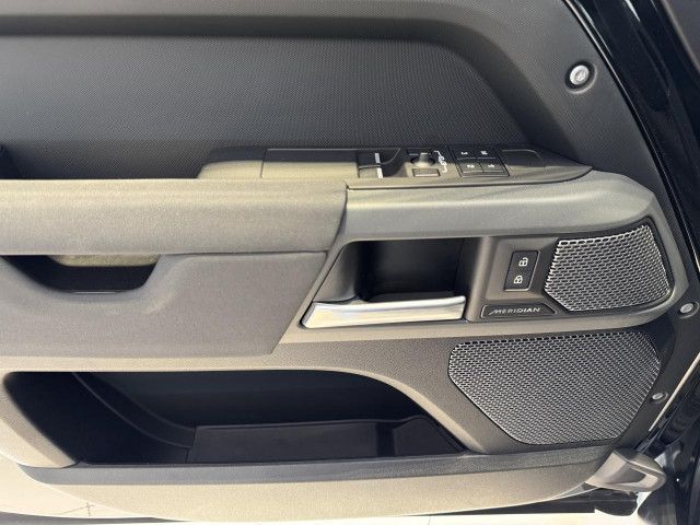 Foto Nummer 12: LAND ROVER Defender