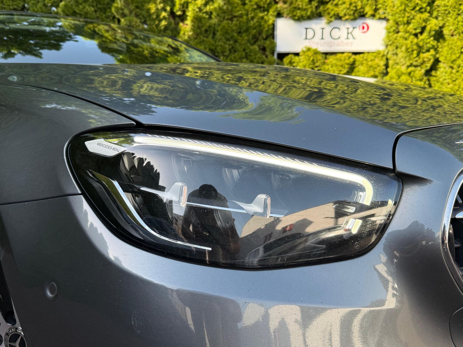 Fahrzeugabbildung Mercedes-Benz E 300 de T 9G NIGHT+LED+SHZ+KAM+AMBI+MBUX+PARK+