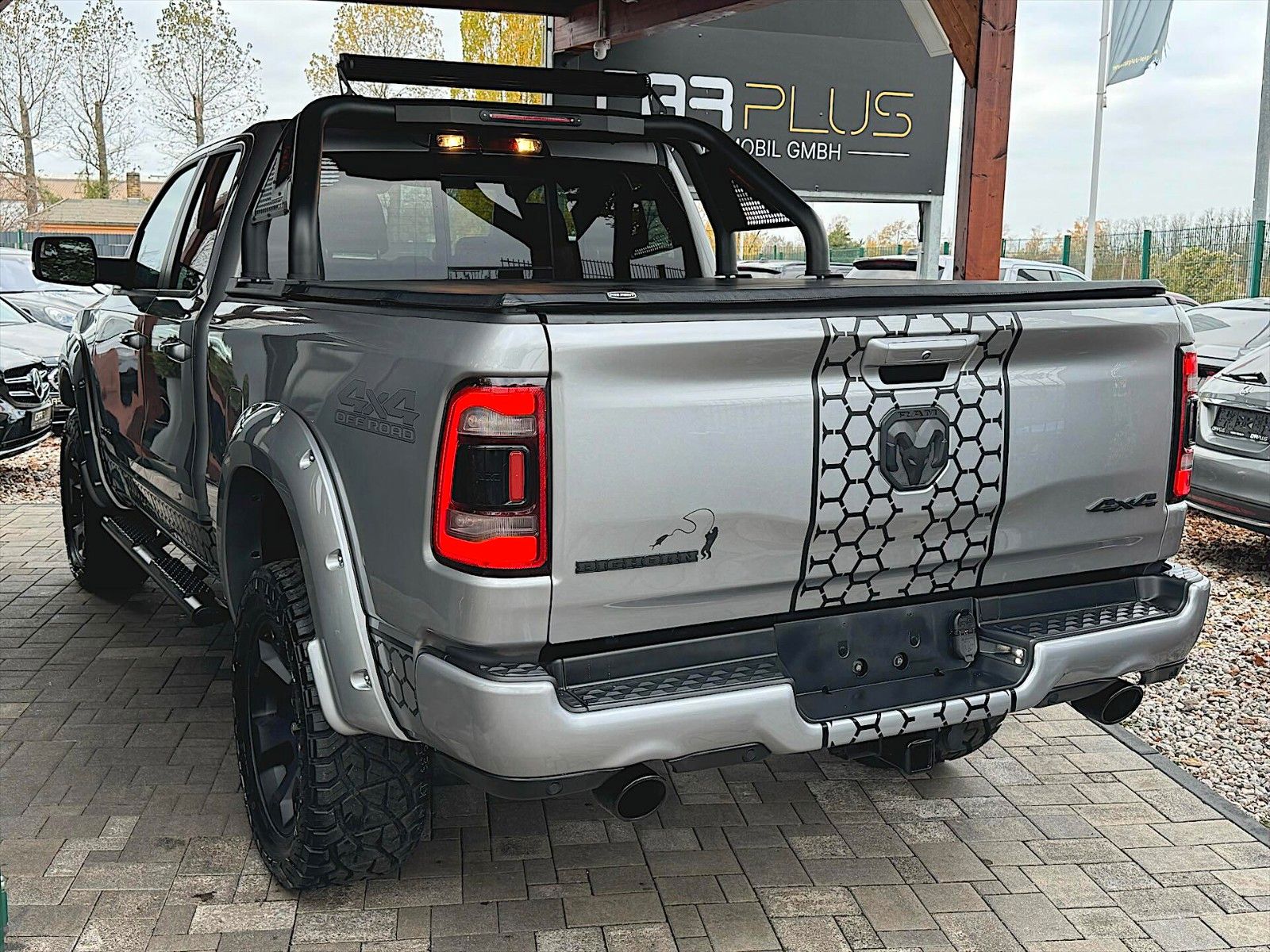 Fahrzeugabbildung Dodge RAM 5.7 V8 HEMI Night Editon Offroad 4x4 LONGBED