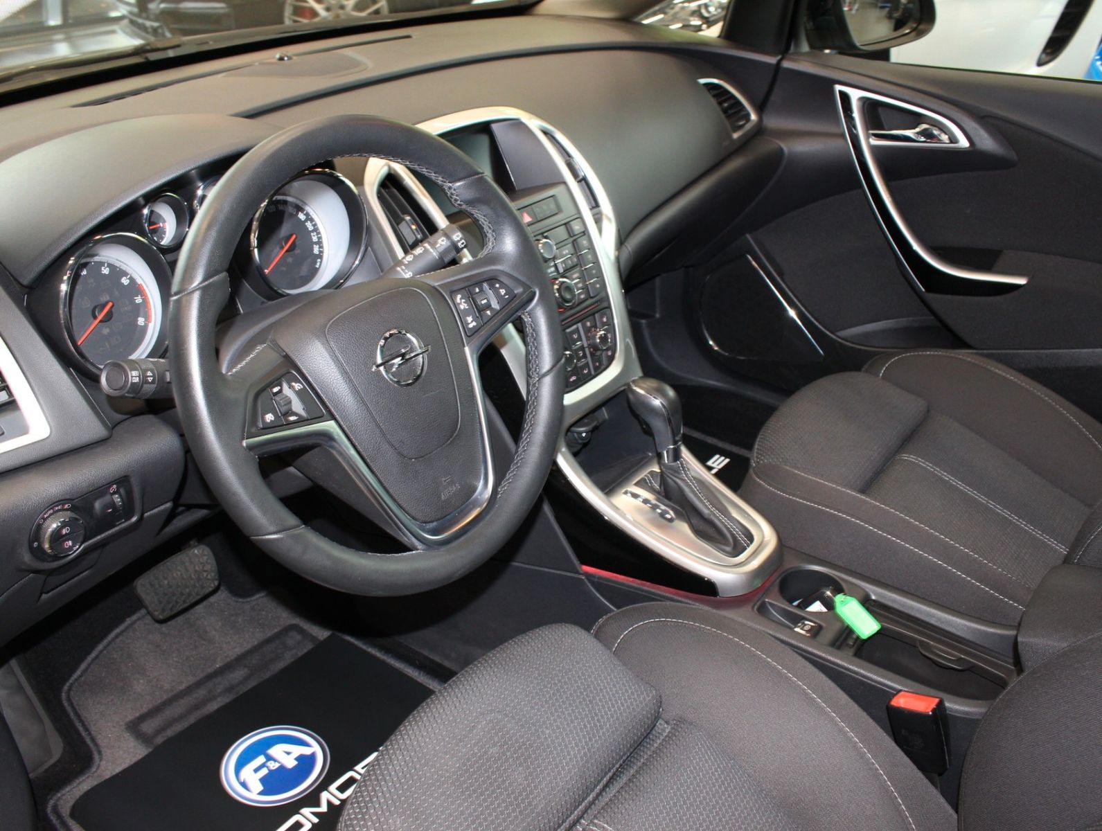 Fahrzeugabbildung Opel Astra 1.6 Edition Sport*Navi*Bi-Xenon*PDC