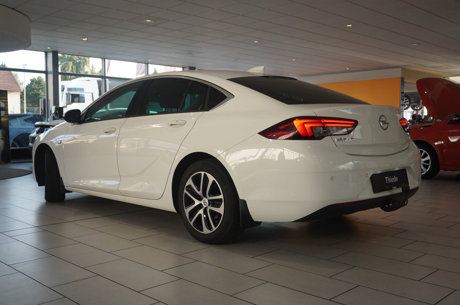 Fahrzeugabbildung Opel Insignia B GS 1.5T DYNAMIC NAVI/LED/SPORT/SH/AHK