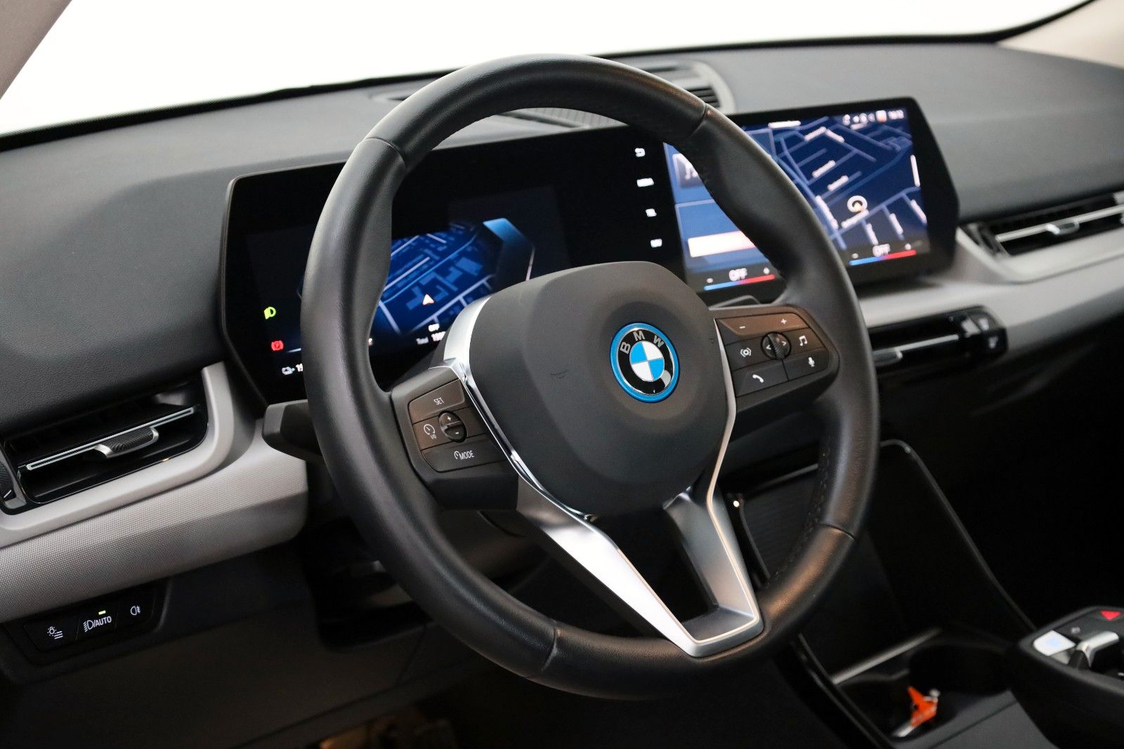 Fahrzeugabbildung BMW iX2 20 eDrive,Navi,LED,SH,Kamera,Ausparkassist