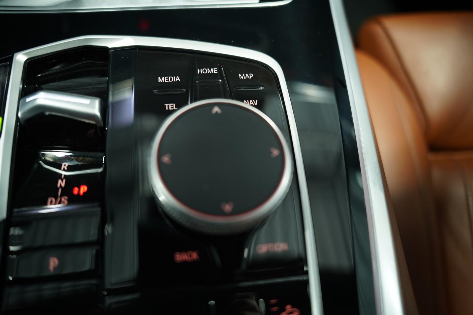 BMW X5 M60 i xD *1.H *22 *ACC*Sky Lounge*H-UP*AHK