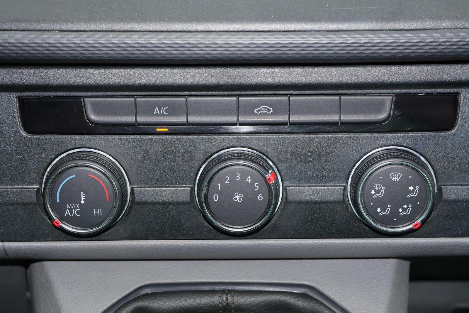 Volkswagen T6. TDI-SCR Kasten KR Klima AHK 2,5T 3-Sitze Cam