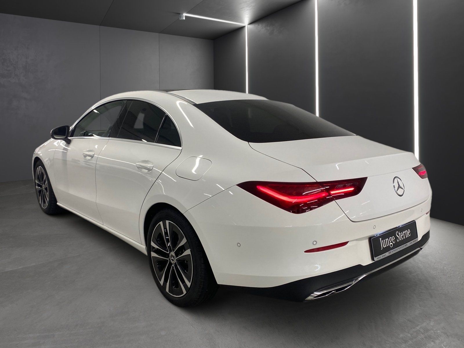Fahrzeugabbildung Mercedes-Benz CLA 180 Progressive*Pano*AHK*Kamera*LED*CarPlay*