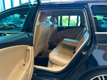 MYAUTOCENTER – Gebraucht- und Jahreswagen mit Werkstattservice in Pfaffenhofen Volkswagen Passat Variant V6 FSI *4Motion*Navi*Xenon*TÜV*