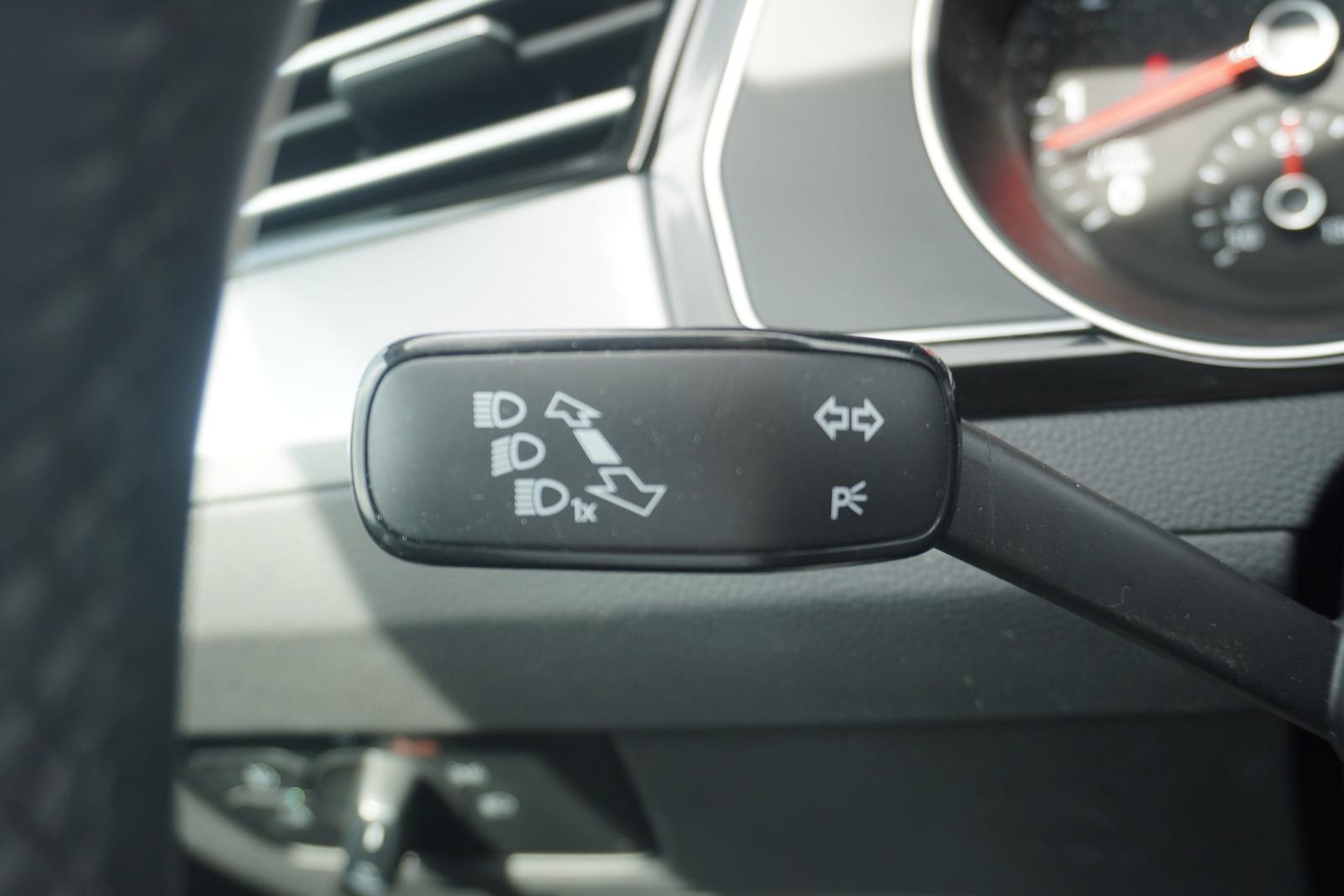 Volkswagen Passat 1.5 TSI DSG Business LED ACC Navi, миниатюра 25