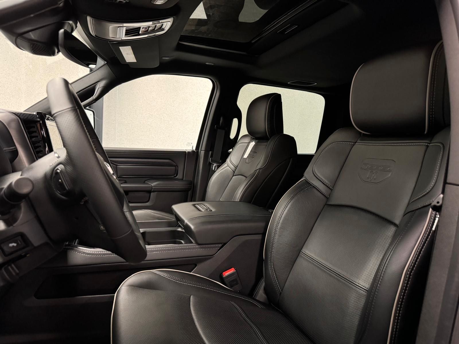 Fahrzeugabbildung Dodge RAM 2500 6.4-V8 LUFTFED. KABINE GLADIATOR XLE