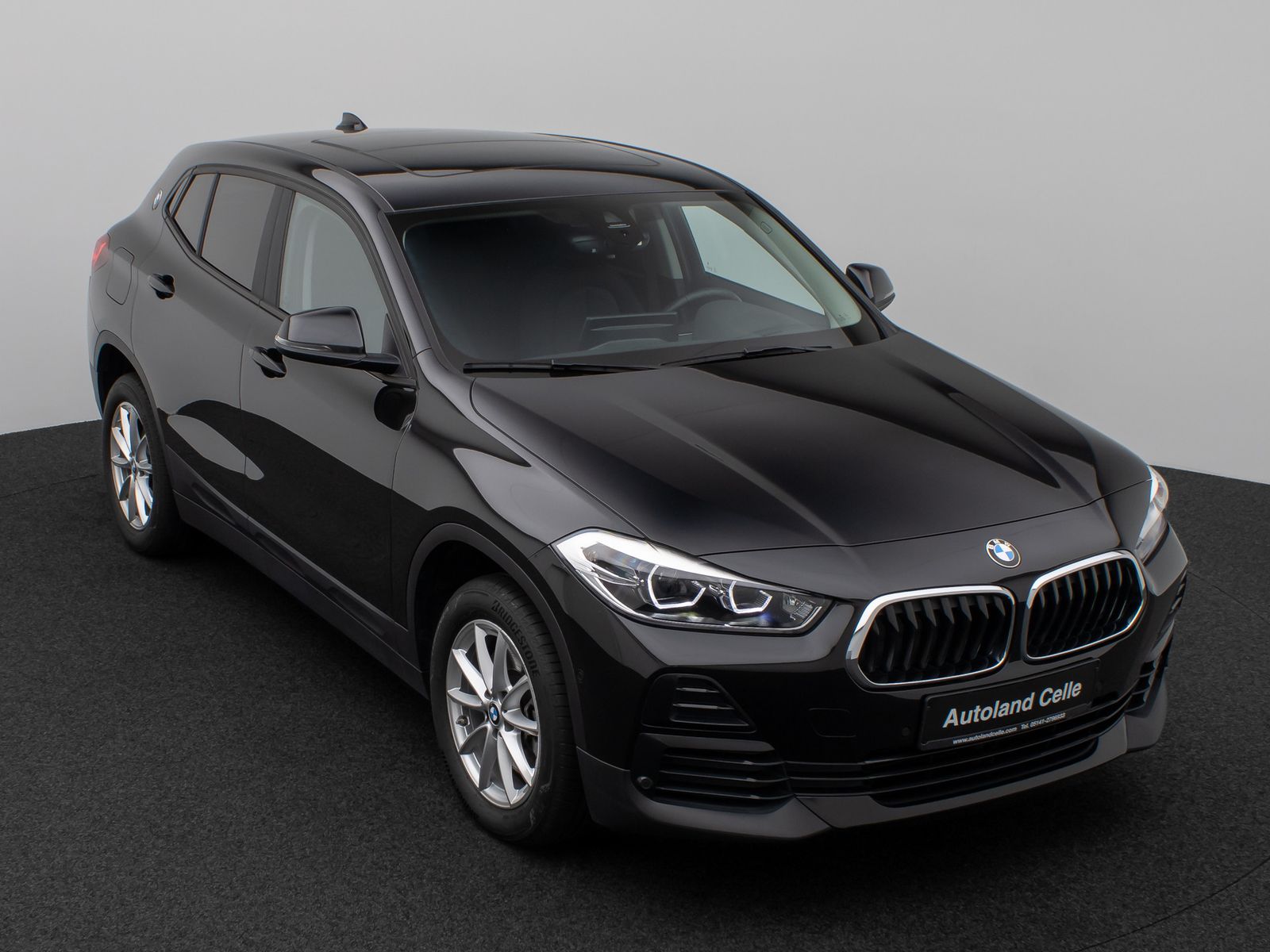 Fahrzeugabbildung BMW X2 sD20d Panorama NaviPlus HUD DAB HiFi Alarm