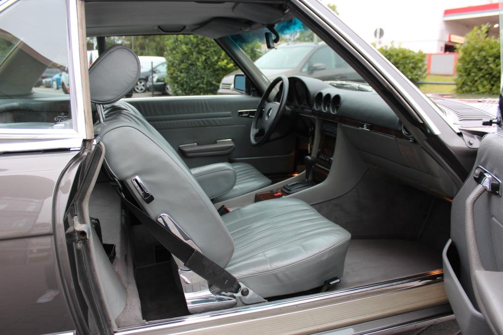 Mercedes-Benz SL 380