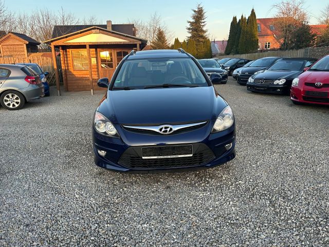 Hyundai i30 blue Drive