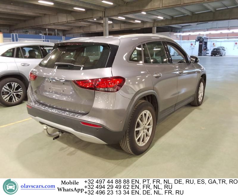 Mercedes-Benz GLA 180 d Pano Aut. Widescreen Navi 1/2 Leather imagem 3