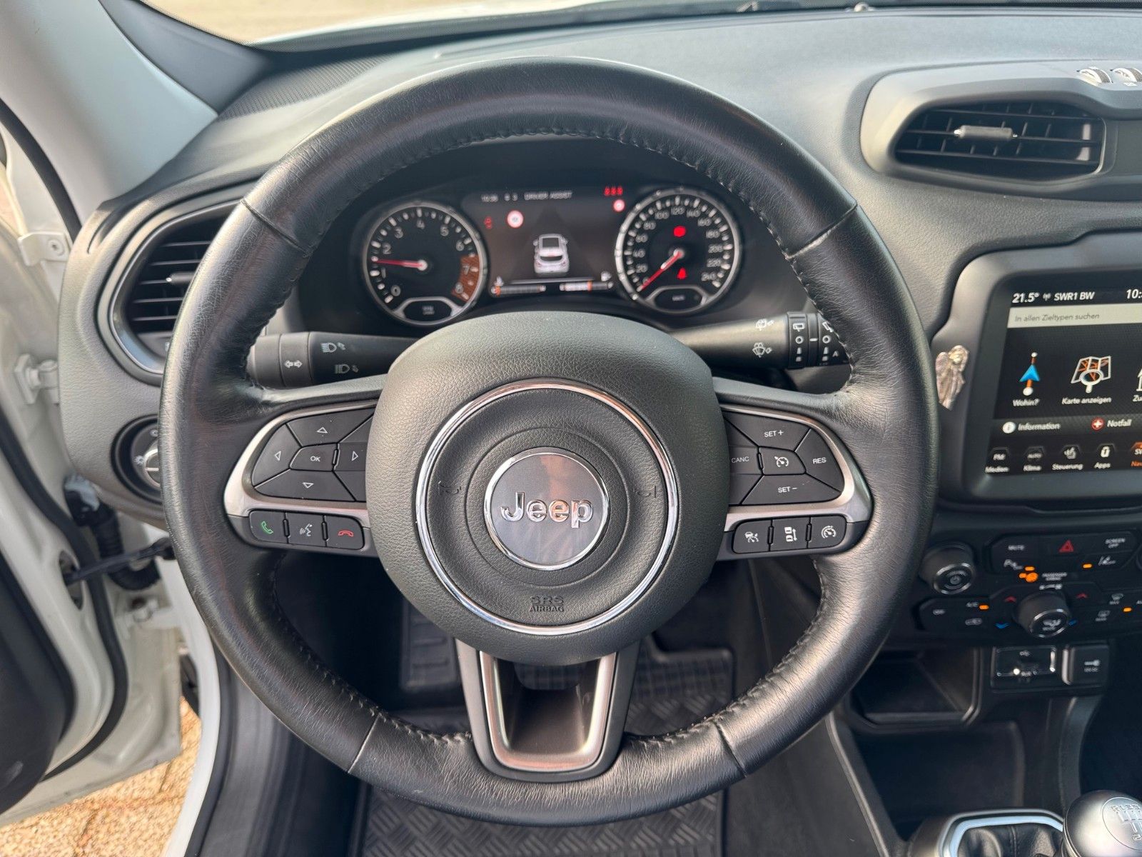 Fahrzeugabbildung Jeep Renegade Limited 120 PS Navi LED AHK Dachträger